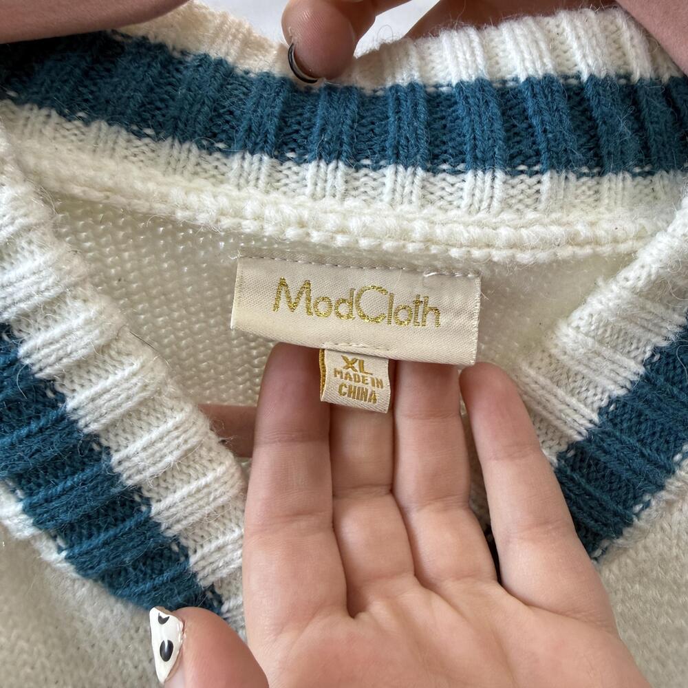 ModCloth Cardigan Sweater Womens XL White Dragon Graphic Button Front Knit - Picture 2 of 8